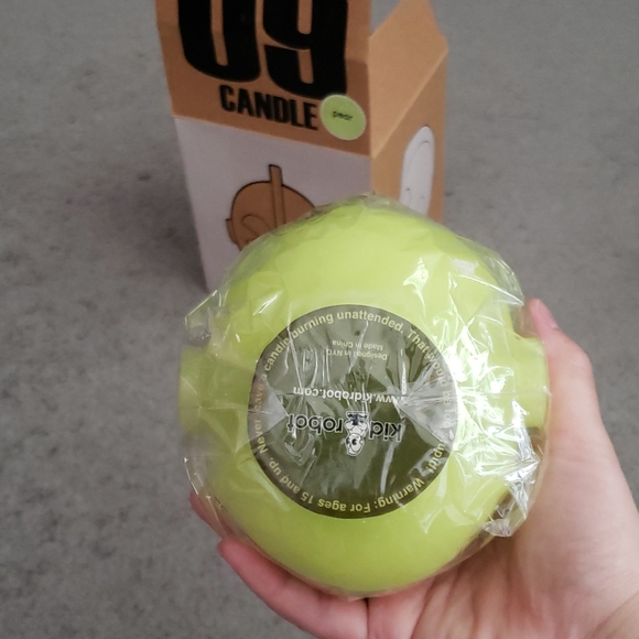 Kidrobot 2x 09 Rare Candles Milk & Pear - Picture 10 of 14